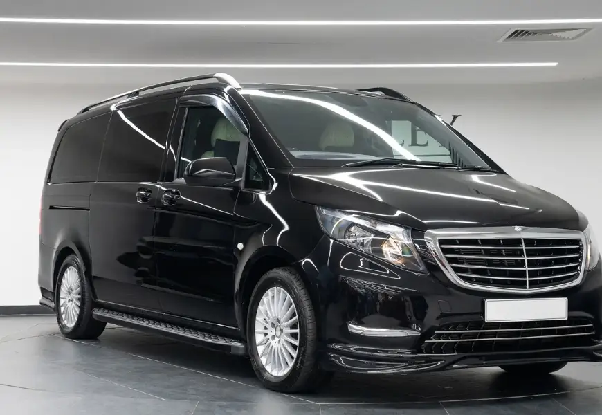 Private Chauffeur in Mercedes Vito